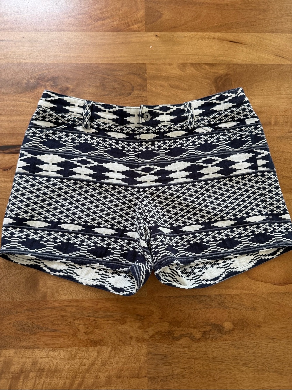 Laundry By Shelli Segal Navy & White Aztec-Style Woven Shorts Size 6